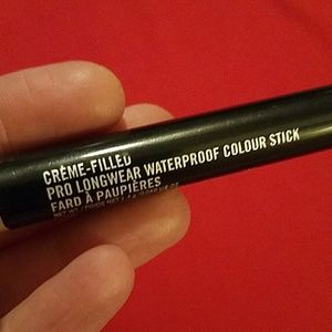 MAC Creme-Filled Pro longwear WP Colour Stick